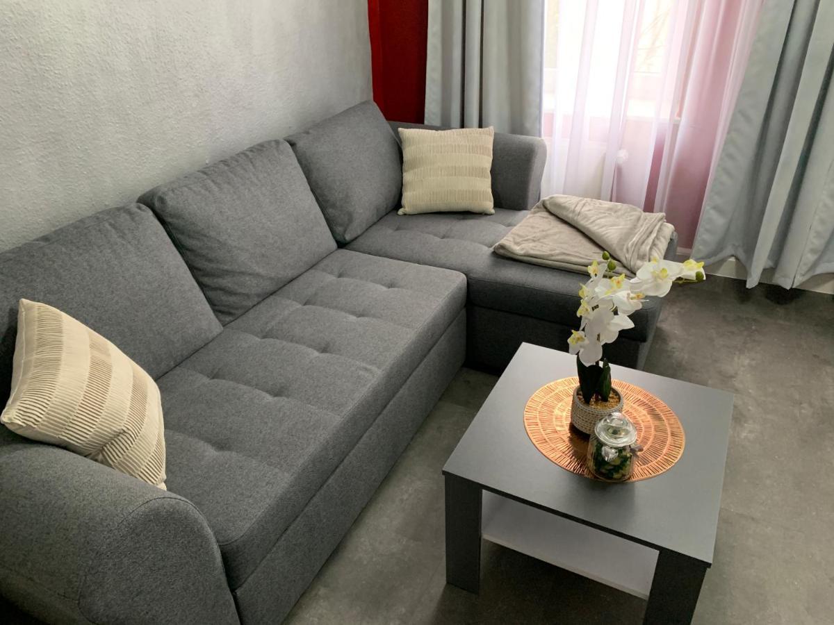 Appartement Exklusive Stadtwohnung Am Elbradweg: Best-preis-fewo Rathausblick 1 Fuer Max. 3 Pers. Inkl. Wlan, Prime Video & Self Check-in Wittenberge